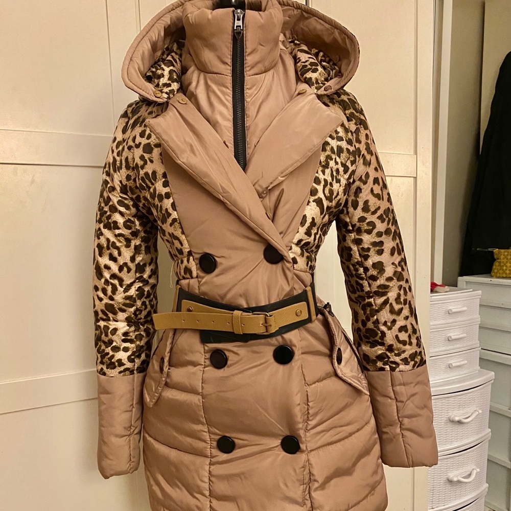 ❗️SOLD ❗️Leopard and cream puffer coat